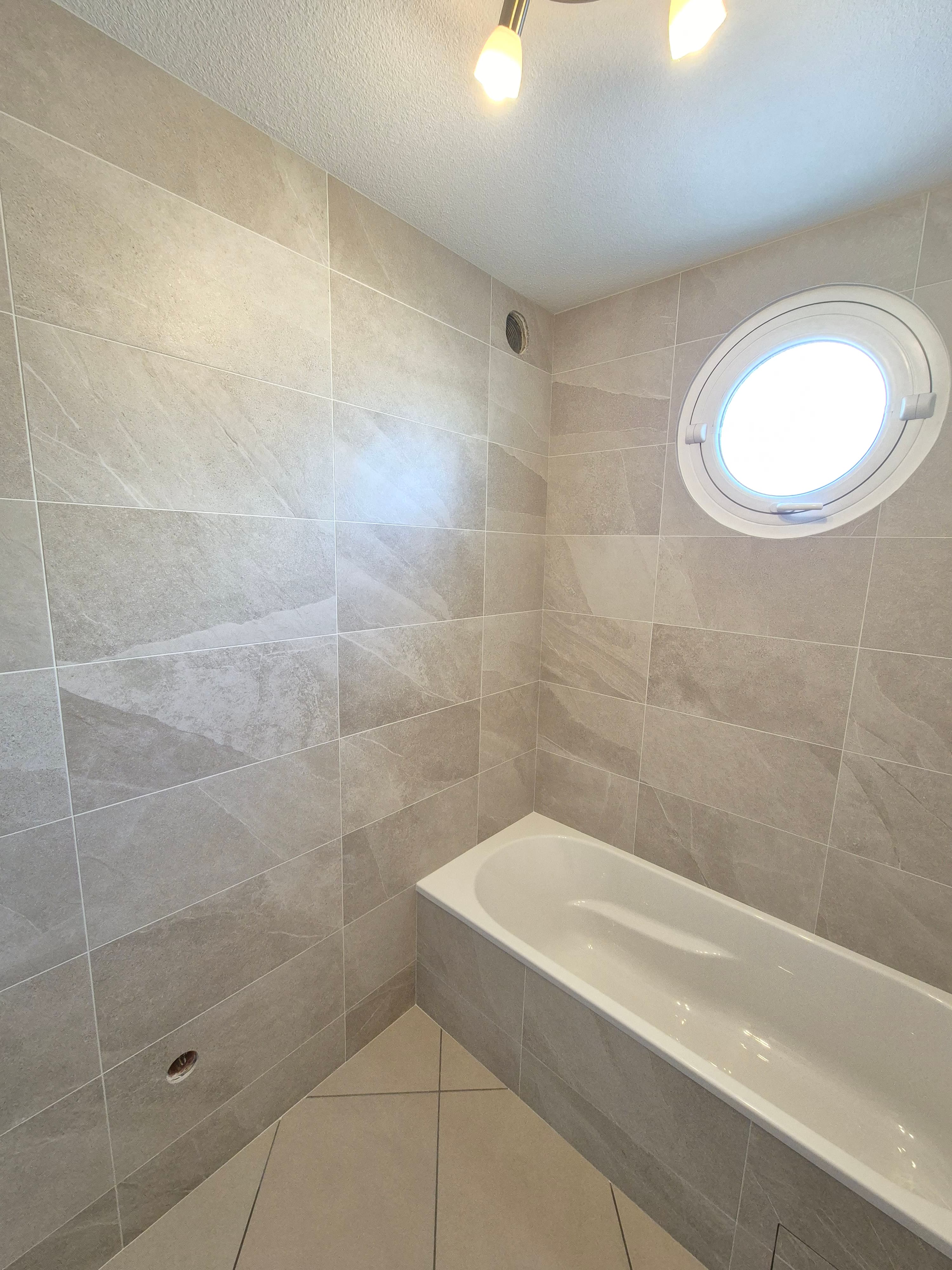 Sol stratifié finitions